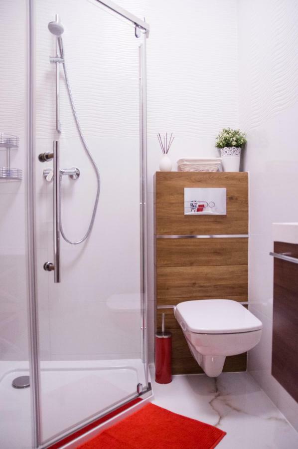 Jacuzzi Apartment Red Krakow Bagian luar foto