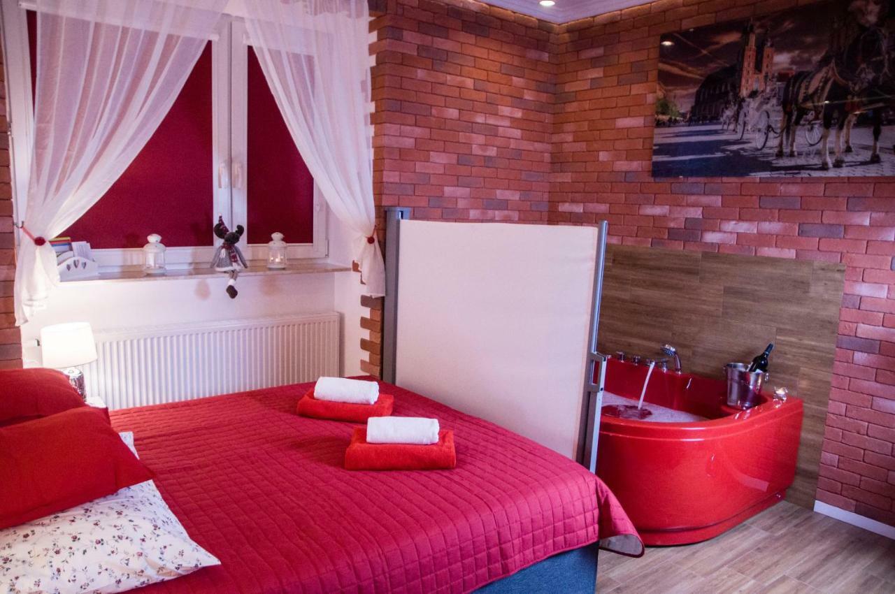 Jacuzzi Apartment Red Krakow Bagian luar foto