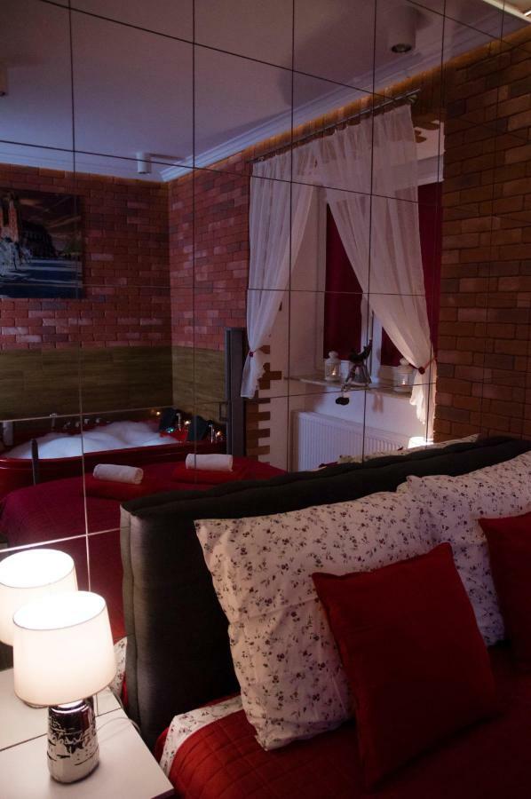 Jacuzzi Apartment Red Krakow Bagian luar foto