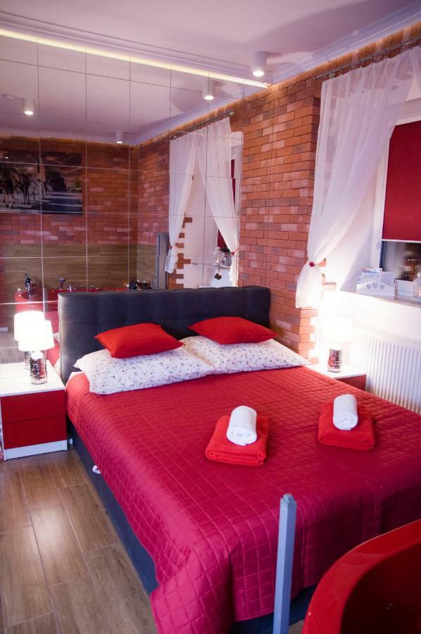 Jacuzzi Apartment Red Krakow Bagian luar foto