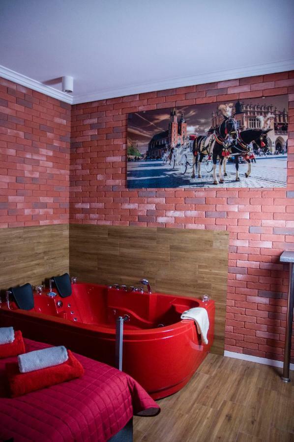 Jacuzzi Apartment Red Krakow Bagian luar foto